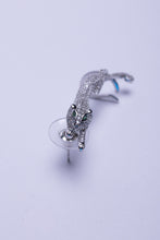 Load image into Gallery viewer, Panthére Ear Cuff