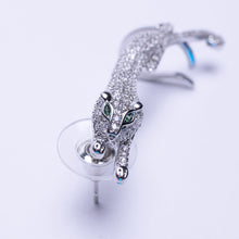 Load image into Gallery viewer, Panthére Ear Cuff