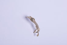 Load image into Gallery viewer, Panthére Ear Cuff